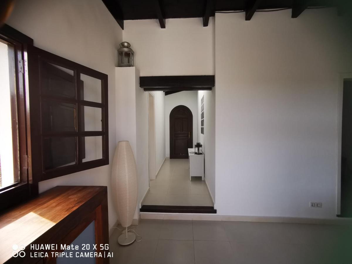 Villa Campo Y Lava à Tías Extérieur photo