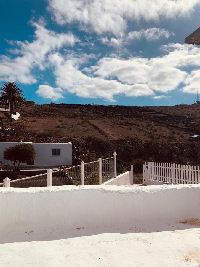 Villa Campo Y Lava à Tías Extérieur photo