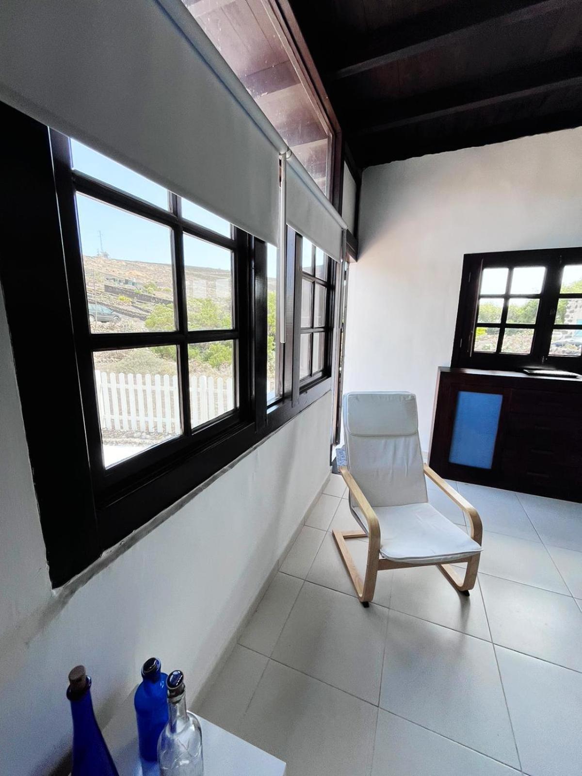 Villa Campo Y Lava à Tías Extérieur photo