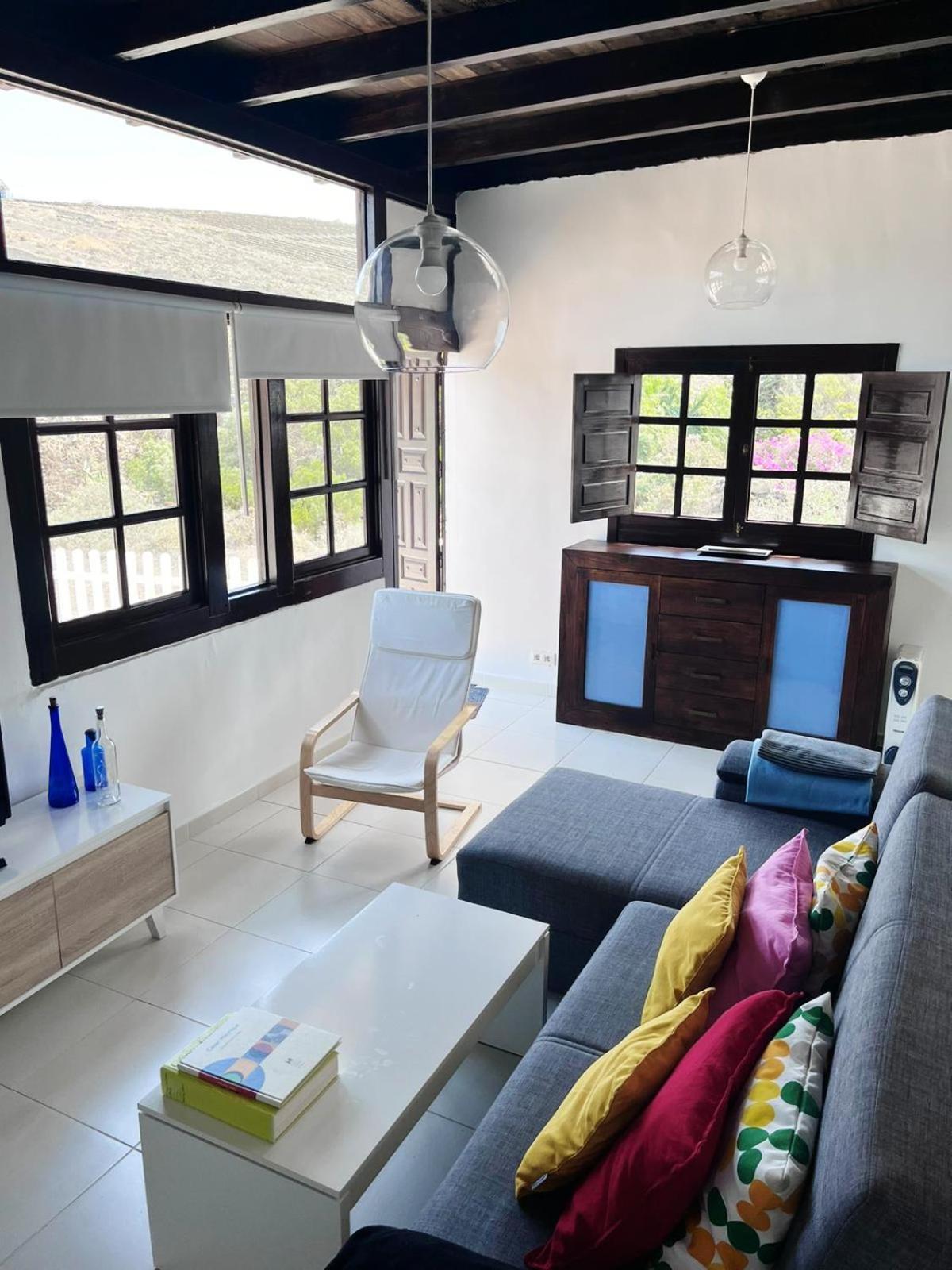 Villa Campo Y Lava à Tías Extérieur photo